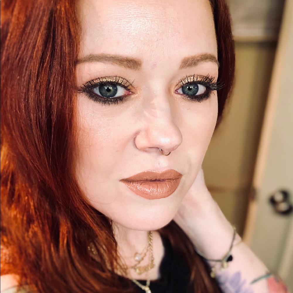 Meet your Posher, Karrie